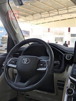 تۆیۆتا لاند کروزەر